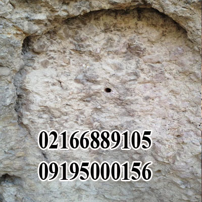 شکستن ساروج در مکان گنج و دفینه